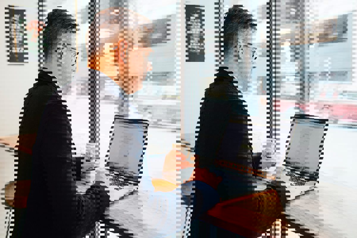 Linkedin Sales Navigator Rikpjluta1o Unsplash 1200X800